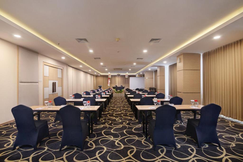 Quest Hotel Darmo - Surabaya By Aston Zewnętrze zdjęcie
