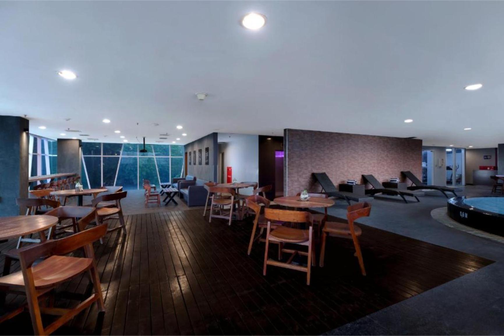 Quest Hotel Darmo - Surabaya By Aston Zewnętrze zdjęcie